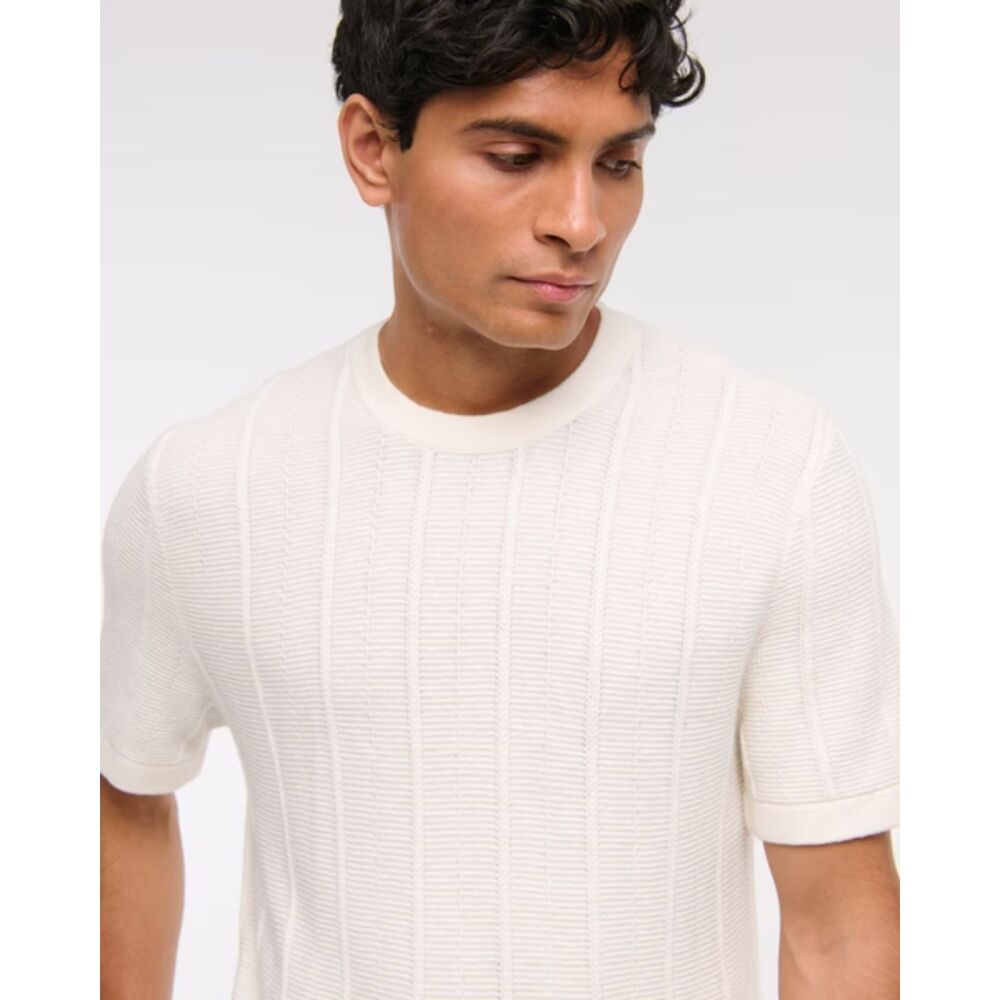 Abercrombie men's cream stitched sweater tee, size M
